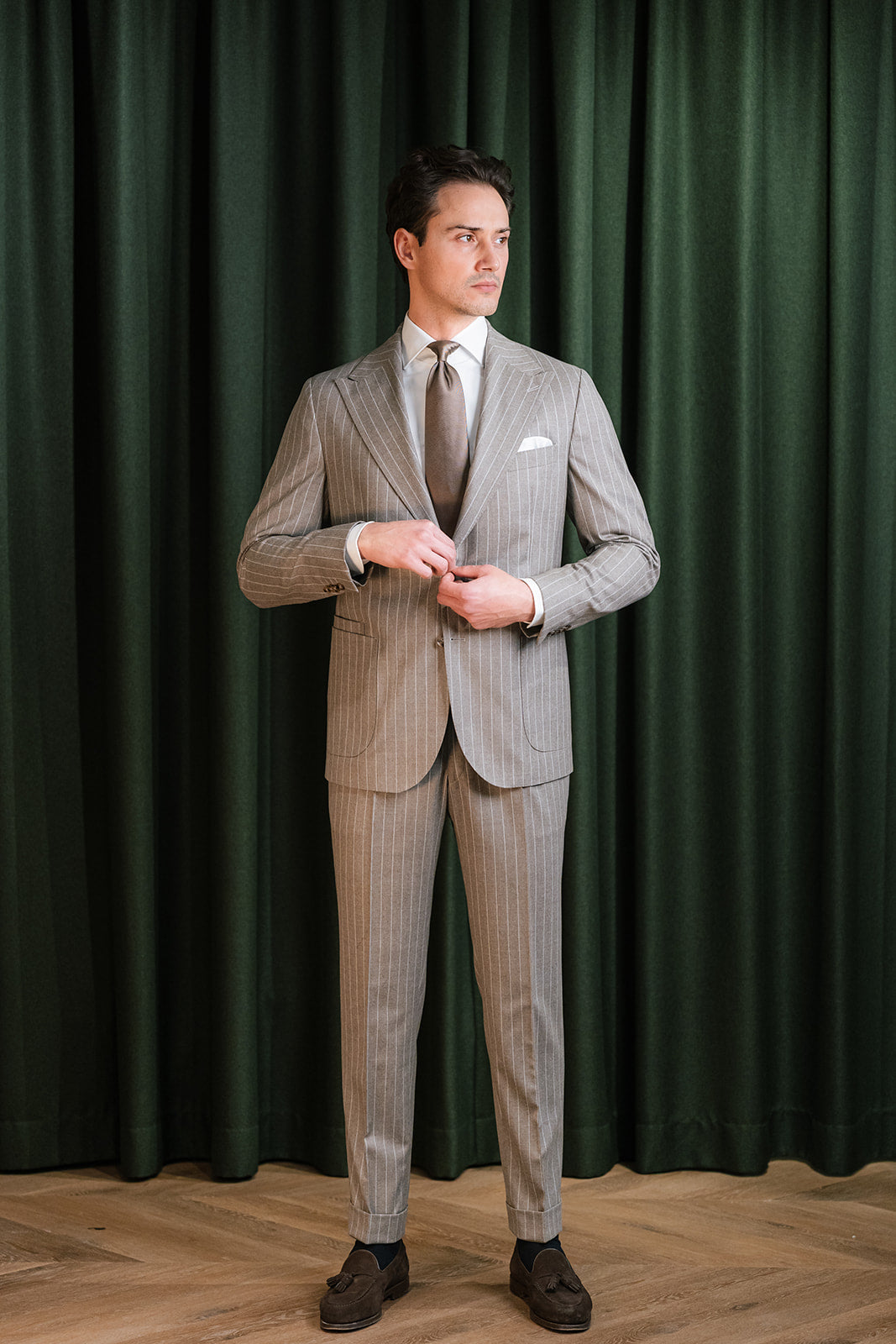 Anzug Nadelstreifen Grau S130